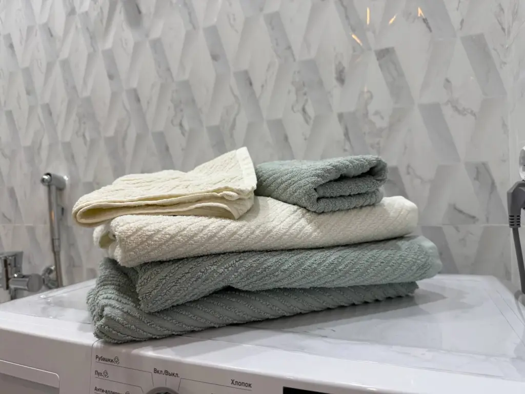 Вываривание полотенец в прошлом: всего пару ложек на таз — станут как новые