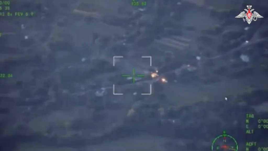 Комбинированный удар ОТРК "Искандер-М" и дронов-камикадзе "Герань-2" по скоплению украинских грузовиков возле села Лавы Черниговской области