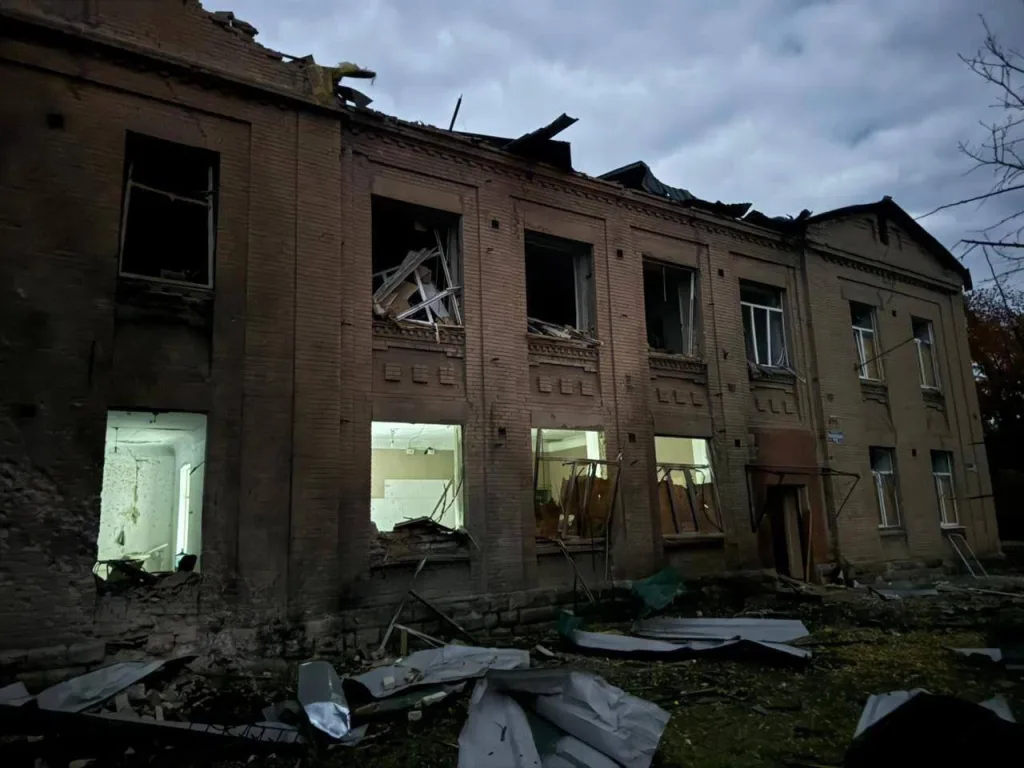 Славянск — удар по тыловой инфраструктуре: ООШ №19 и Славянский энергостроительный колледж