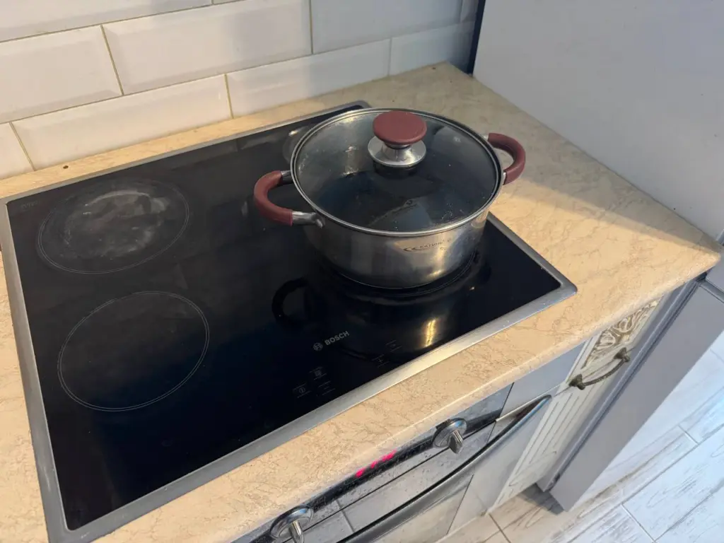 Ученые выявили самый вредный суп: в России его любят практически в каждой семье