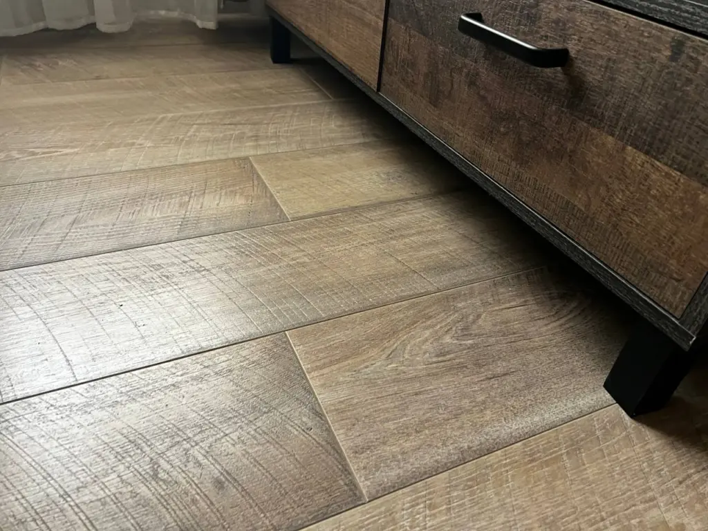 Как норвежцы обогревают полы в доме без труб и кабелей: повторил их технологию — теперь не мерзну даже в -42