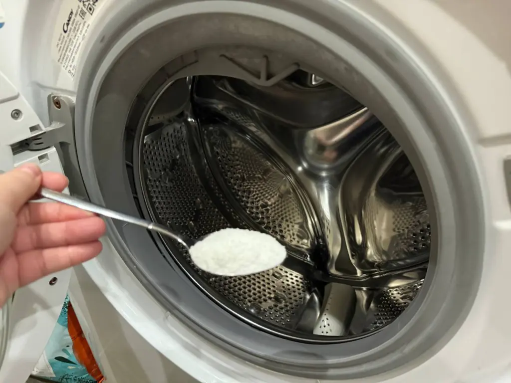 1 ложку в стиральную машинку: даже старые “засаленные” полотенца стали мягкие и пушистые, как новые — хитрый трюк горничных