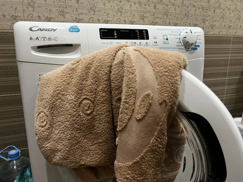 Как избавиться от запаха сырости из белья и полотенец: метод опытного работника клининга