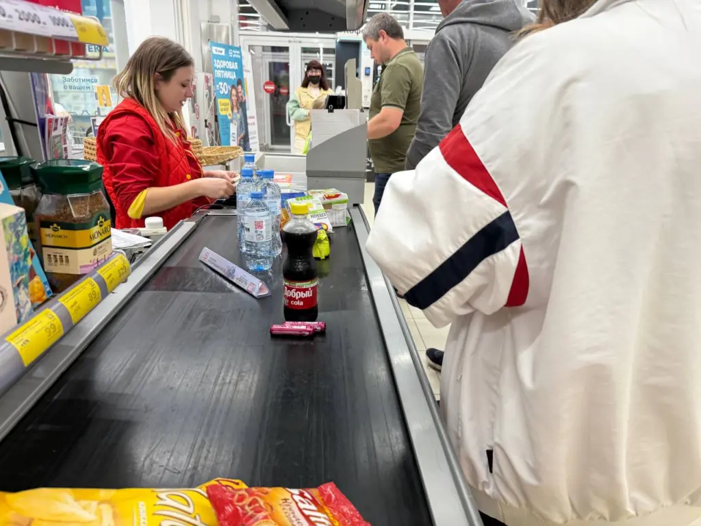 Почему лучше не использовать целлофановые пакеты из «Магнита» и «Пятёрочки» для мусора — запомните на всю жизнь