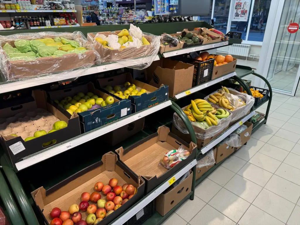 Зачем сотрудники Магнитов и Пятерочек забирают из ящиков с бананами маленькие незаметные пакетики