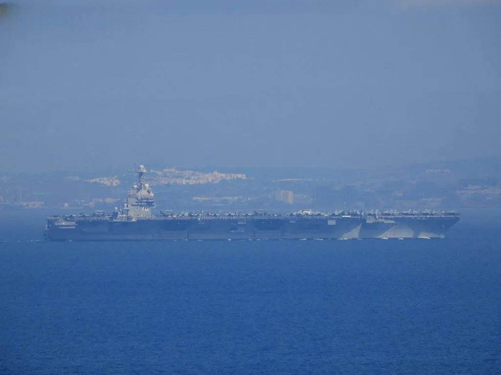 Тем временем авианосная ударная группа авианосца USS Gerald R. Ford ВМС США прошла Гибралтарский пролив и вошла в Средиземное море