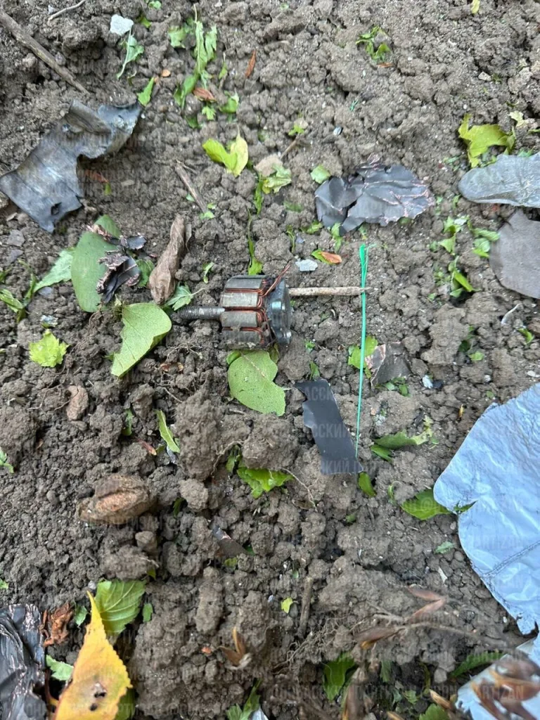 Славянск 04.10.2025 около 00:30 отмечено попадание FPV-дрона с боевой частью по городу