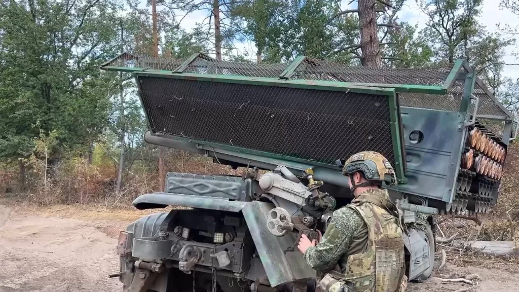 Боевая работа расчёта РСЗО 9К55 «Град-1» 37-го мотострелкового полка 25-й общевойсковой армии группировки войск «Запад» на Краснолиманском направлении