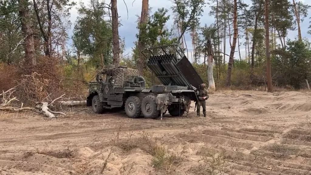 Боевая работа расчёта РСЗО 9К55 «Град-1» 37-го мотострелкового полка 25-й общевойсковой армии группировки войск «Запад» на Краснолиманском направлении