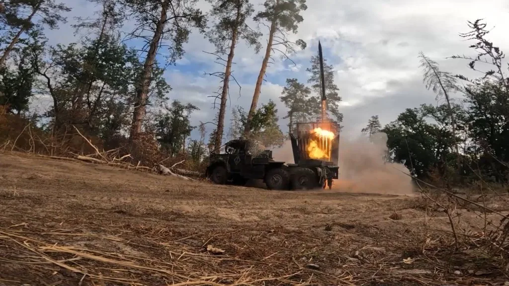 Боевая работа расчёта РСЗО 9К55 «Град-1» 37-го мотострелкового полка 25-й общевойсковой армии группировки войск «Запад» на Краснолиманском направлении