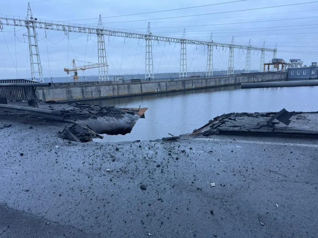 Подробные фото последствий прилета по машзалу и плотине ДнепроГЭС в результате ракетного удара 10 октября