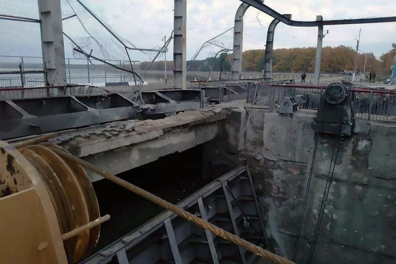 Террористы из ВСУ били по дамбе Белгородского водохранилища во время ремонтных работ