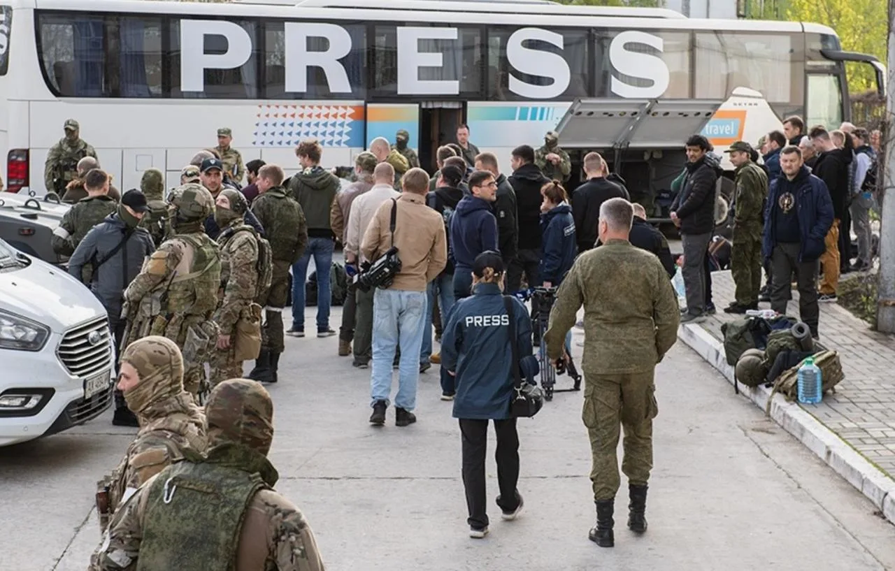 Признание катастрофы: почему Киев запретил СМИ посещать «котлы»