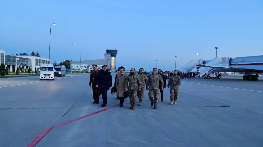 Умеренно бородатая делегация Минобороны Сирии прибыла с официальным визитом в Москву