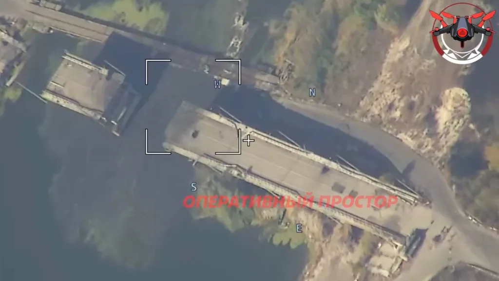 Уничтожение ударом ФАБ-3000 с УМПК пролёта моста через реку Северский Донец в районе пгт Райгородок