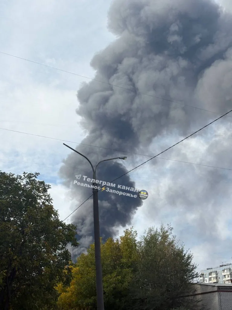 ВКС России нанесли удары ФАБ с УМПК по территории Запорожского машиностроительного завода им. В.И. Омельченко