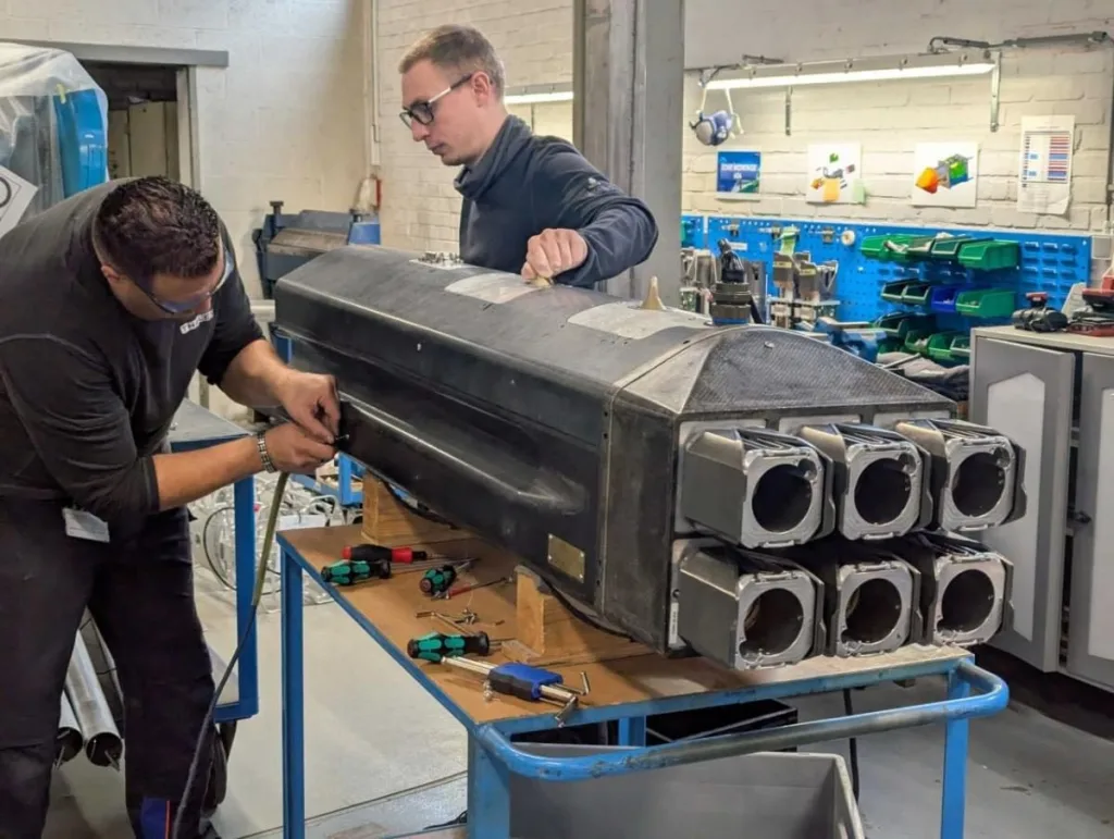 Новая малогабаритная зенитная ракета FZ275, разработанная европейской промышленной группой Thales специально для поражения беспилотников