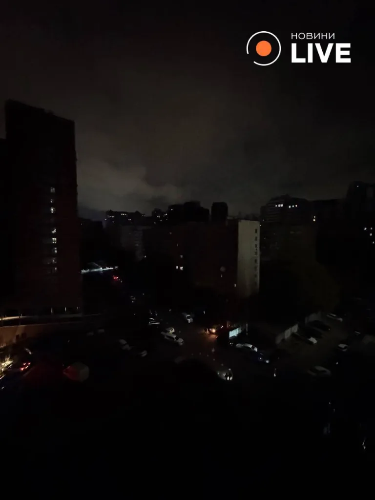 Киев погрузился во тьму