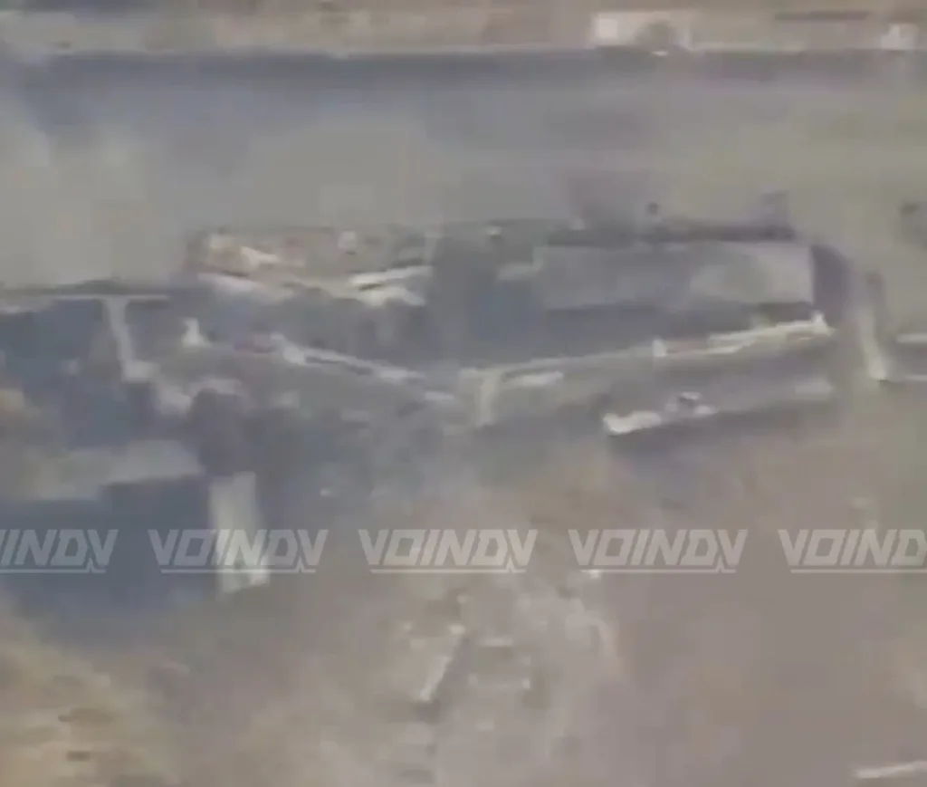 Поражение одного из трех мостов через реку Волчья ударами ФАБ-500 с УМПК в пгт Покровское Днепропетровской области