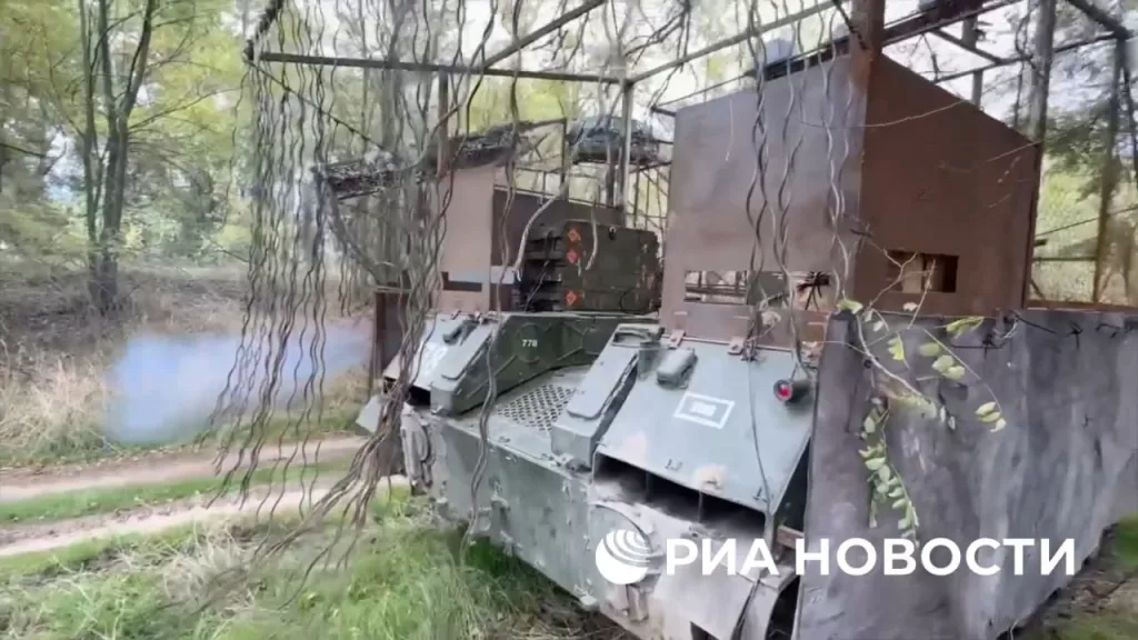 Добронированные БМД-2 с антидроновым мангалом, дошираком, резинотканевыми экранами, дымовыми шашками УДШ и системой РЭБ