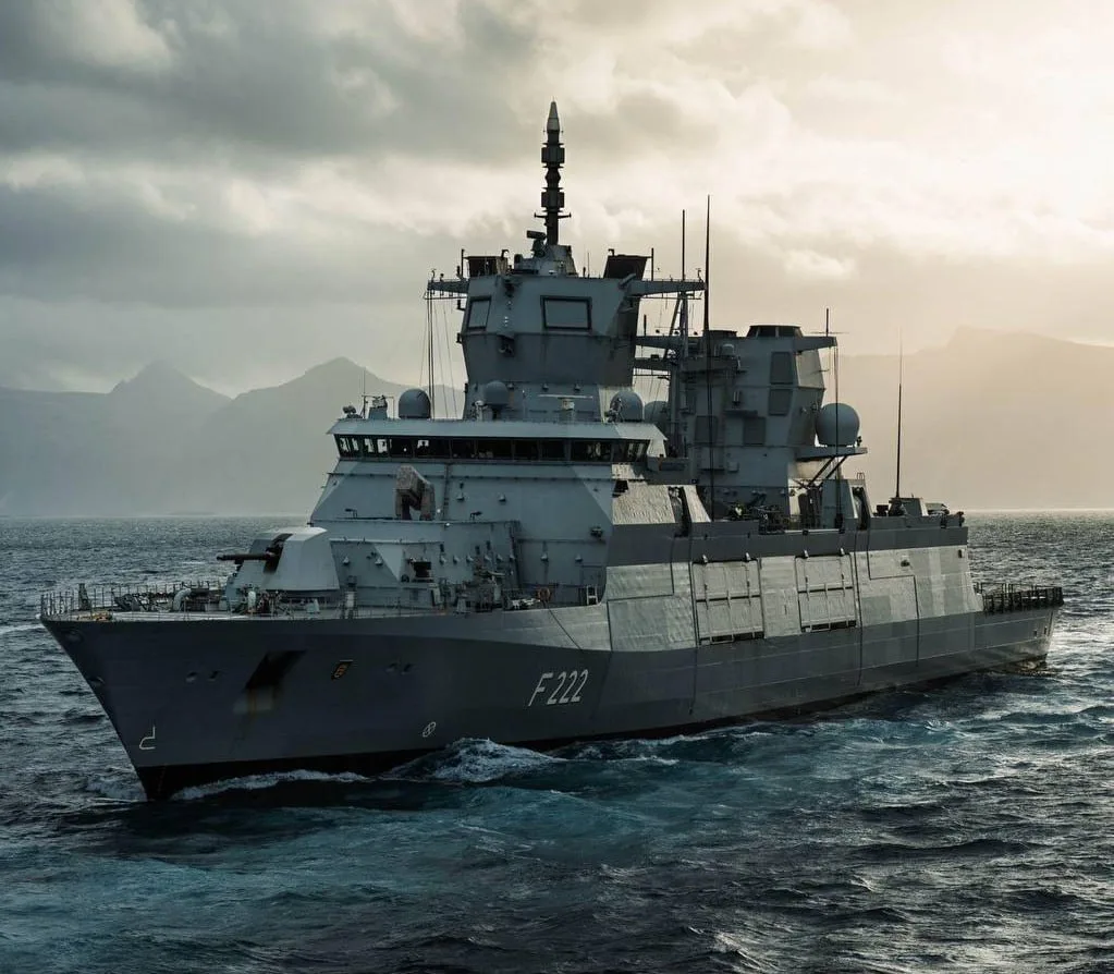 Теперь уже немецкий флот в лице фрегата проекта 125 (F125) F222 Baden-Württemberg разместил на своей корме сухопутный ЗРК IRIS-T SLM