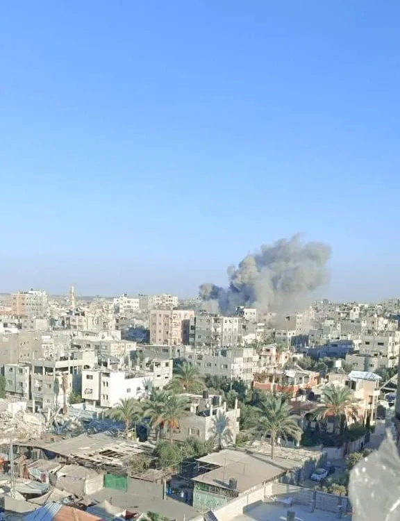 ВВС Израиля продолжают наносить удары по Сектору Газа, на этот раз по лагерю Бурейдж в центральной его части