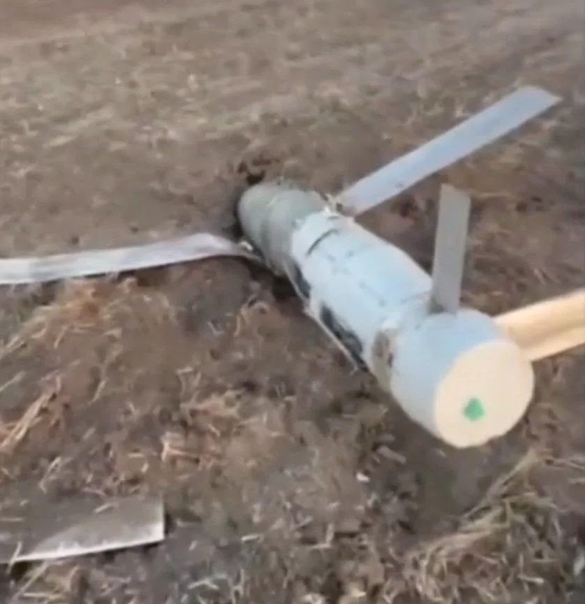 Подрыв упавшего УМПК с реактивным двигателем, предположительно, Swiwin SW800Pro