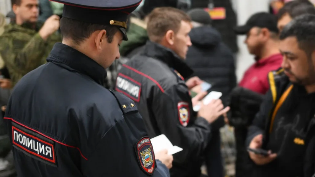 Полномочия по миграционной политике переходят к Министерству внутренних дел - Медведев