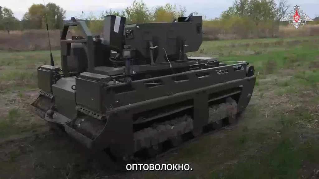 Обновленный НРТК "Курьер" с катушкой оптоволокна, которое может использоваться вместо управления по спутнику