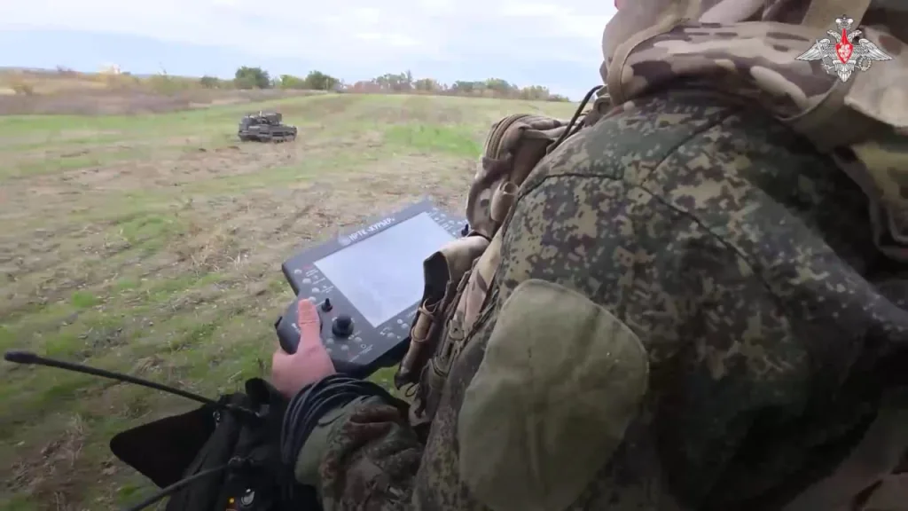 Обновленный НРТК "Курьер" с катушкой оптоволокна, которое может использоваться вместо управления по спутнику