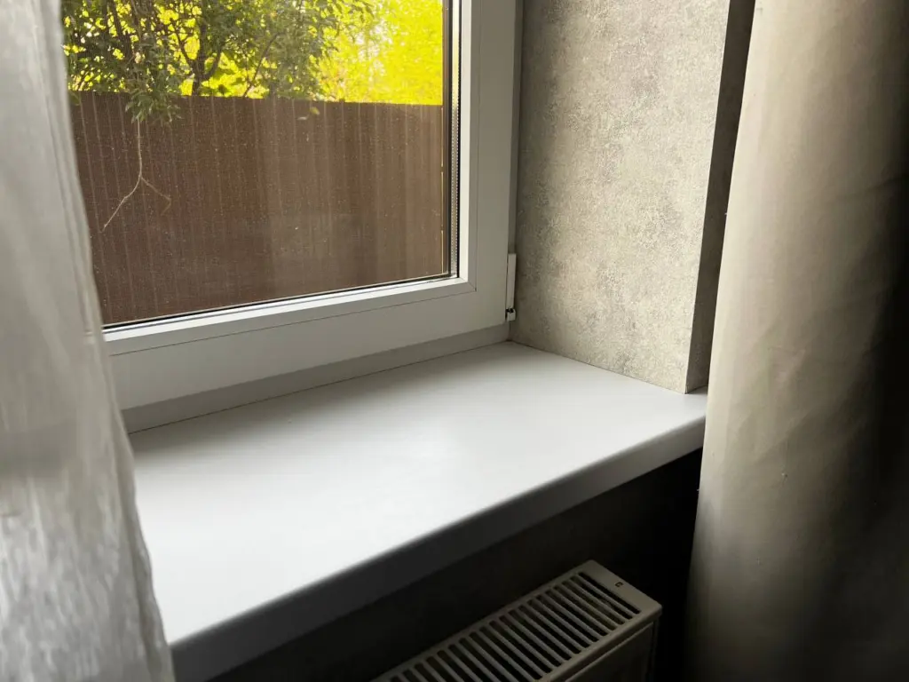 Как вернуть новизну пластиковому подоконнику и откосам: советы и эффективные методы эксперта