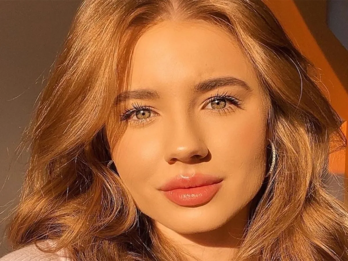 Экс-подруга Моргенштерна показалась в одних стрингах0