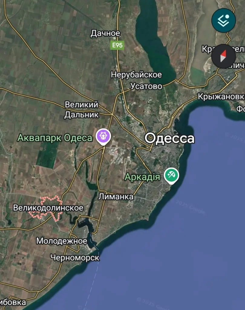 Налёт дронов Герань-2 по объекту в н.п. Великодолинское что к западу от Одессы. Возможно удар пришёлся по ж/д составу