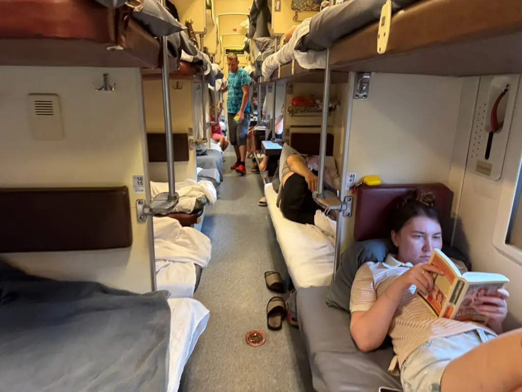 Прощайте навсегда, узкие полки: РЖД представили вагоны мечты для бюджетных путешественников