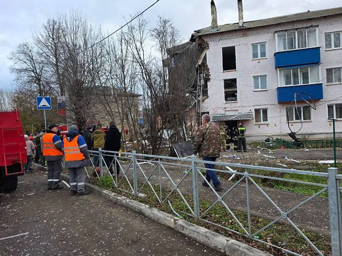 Под Тулой при взрыве обрушилась часть дома: под завалами остаются люди0