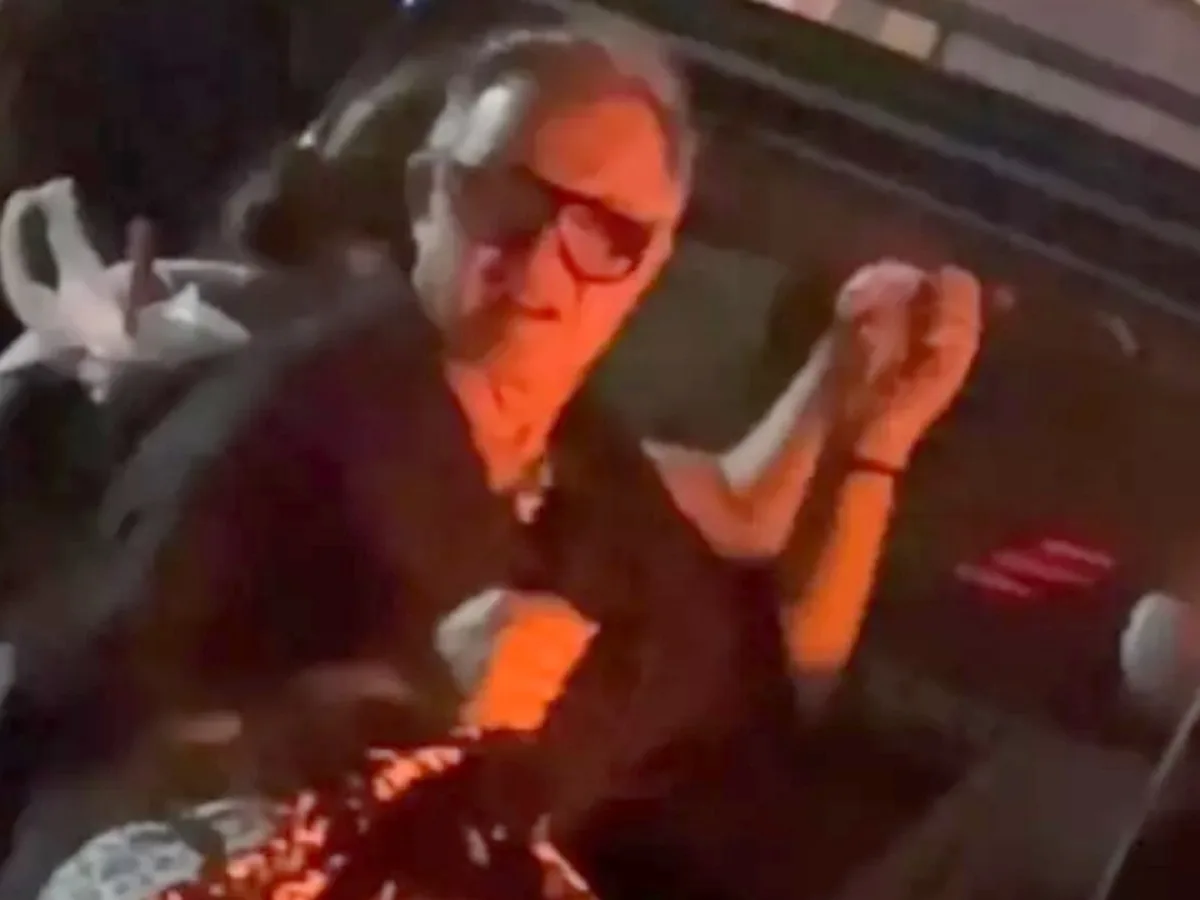 «Ему нужна смирительная рубашка»: в Госдуме призвали убрать Диброва с ТВ после скандального видео с расстегнутой ширинкой0