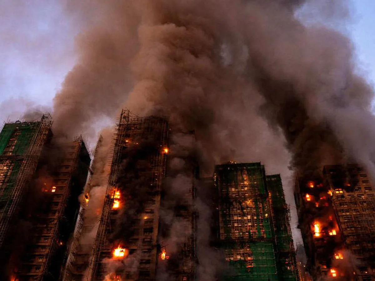 В Гонконге произошел ужасный пожар унесший жизни 44 человек и оставивший 279 пропавшими без вести0