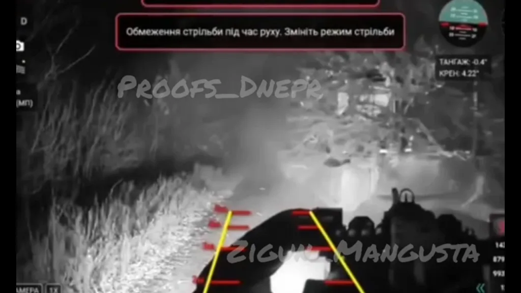 Украинский НРК с 12,7-мм M2 Browning в упор расстреливает "мохтаный" российский МТ-ЛБ, предположительно, Константиновское направление