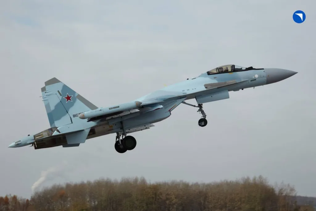 Ростех рапортует,  что ОАК передала ВКС России очередную партию новых серийных многоцелевых истребителей Су-35С