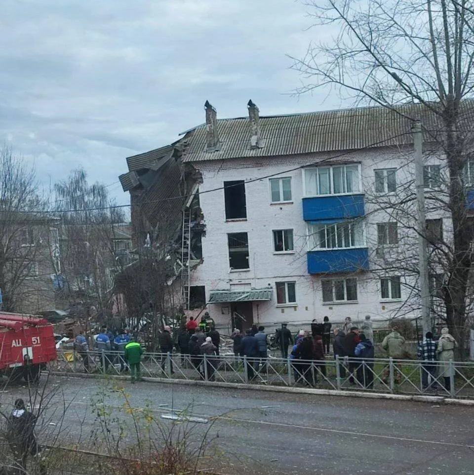 Часть жилого дома обрушилась после взрыва газа в поселке Куркино (Тульская область) в многоквартирном доме