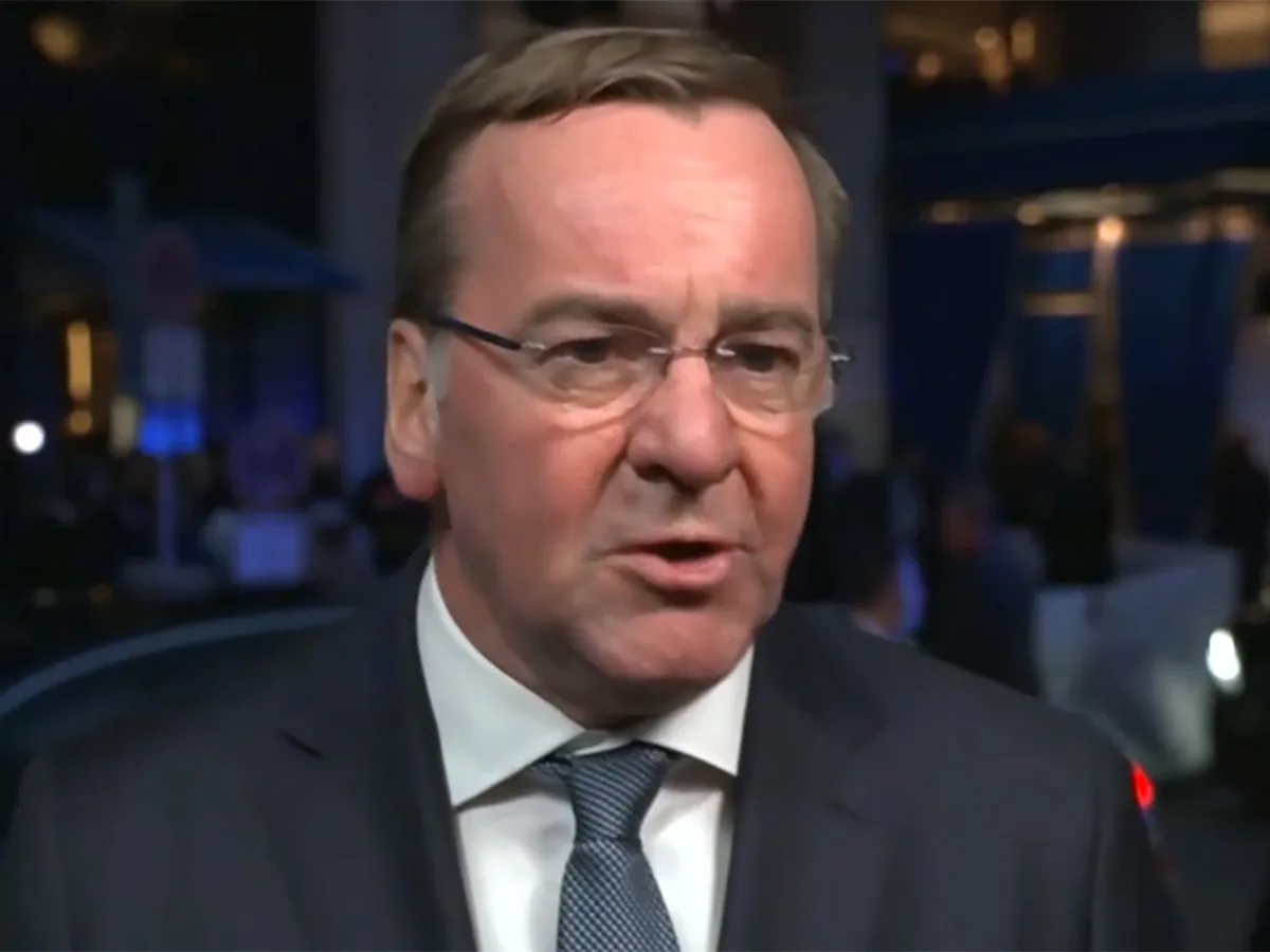 Министр обороны Германии заговорил о сроках нападения России на НАТО0