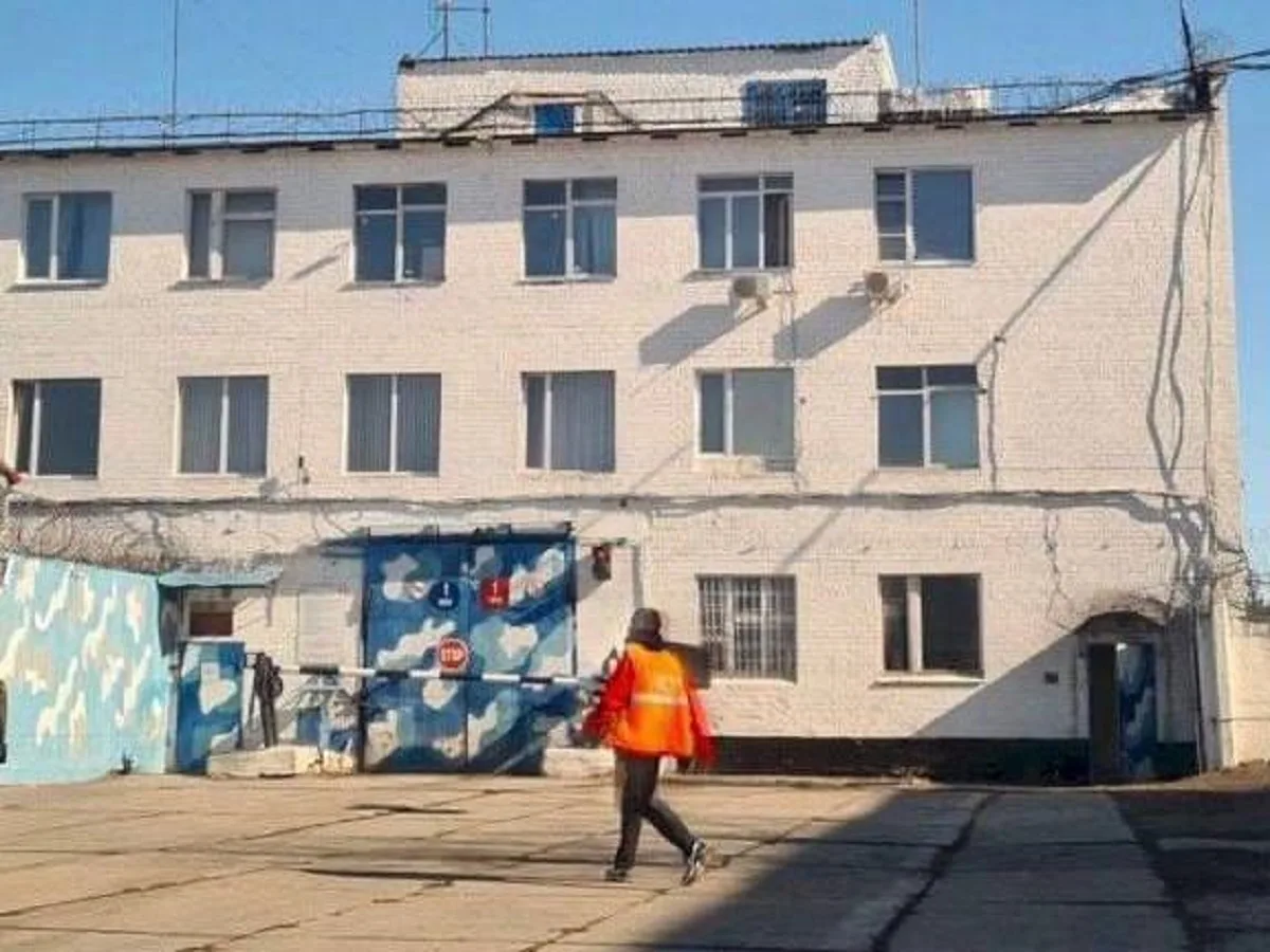 На Урале на въезде в колонию задержали грузовик, напичканный оружием0