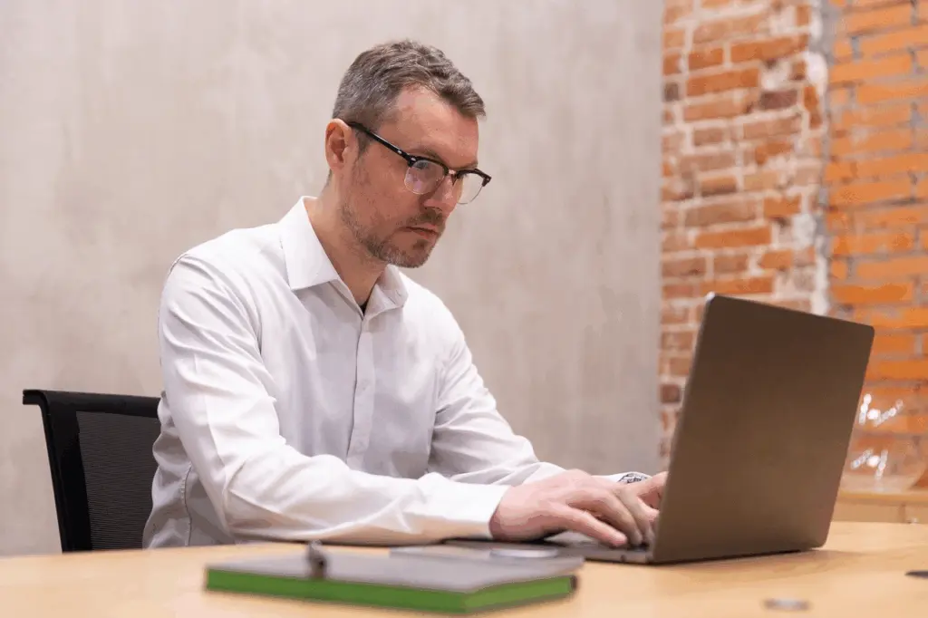 «Расчётпремий» или«задолженность» – какие вредоносные письма открывают сотрудники