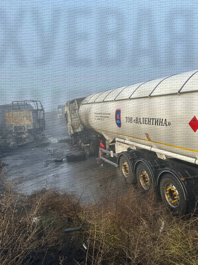 Результат прилета "Гераней" по стоянке грузовиков с топливом и зерном в Измаильском районе Одесской области