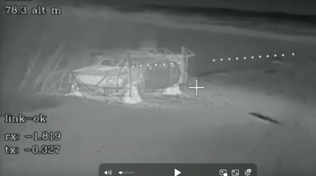 В дополнение информации по Купянску МО РФ показало кадры, где наносится удар по логистике ВСУ на подъездах к городу