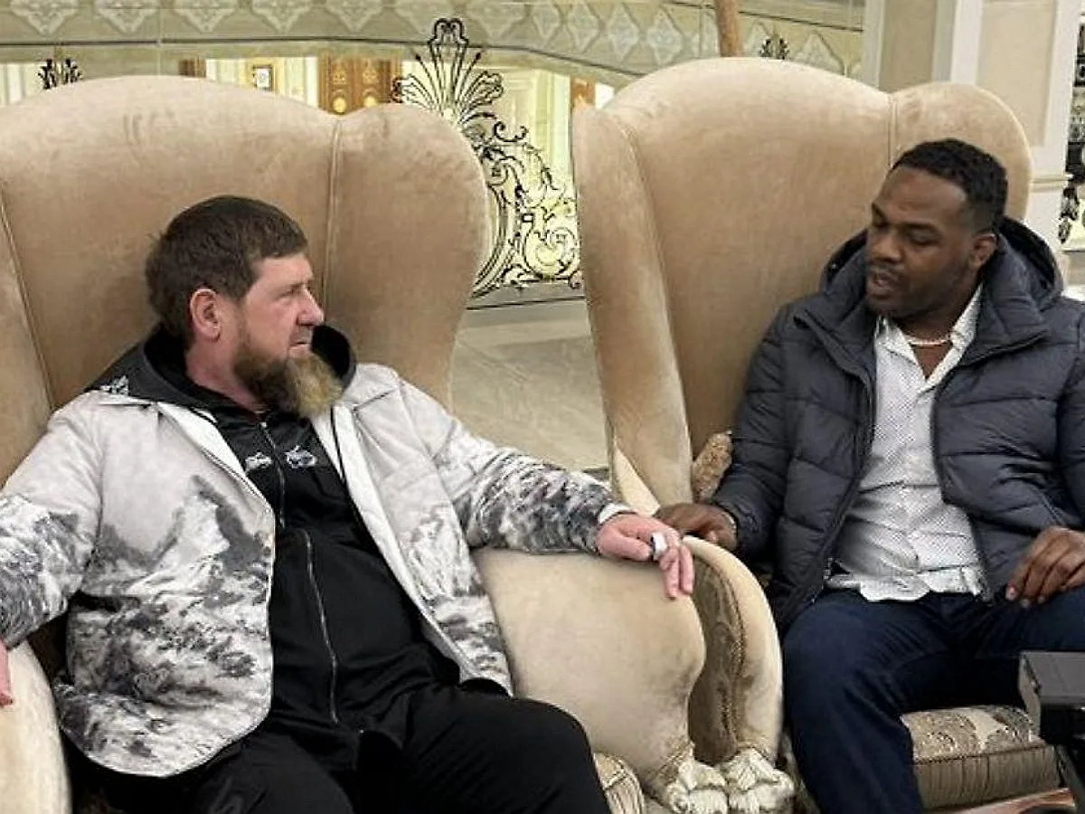 Джон Джонс на дне рождения сына Кадырова показал стрельбу из РПГ0