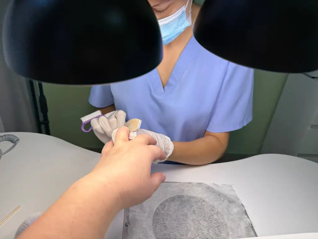 Делаю японский маникюр зубной пастой: ногти крепкие, гладкие, прозрачные — не трачу и копейки