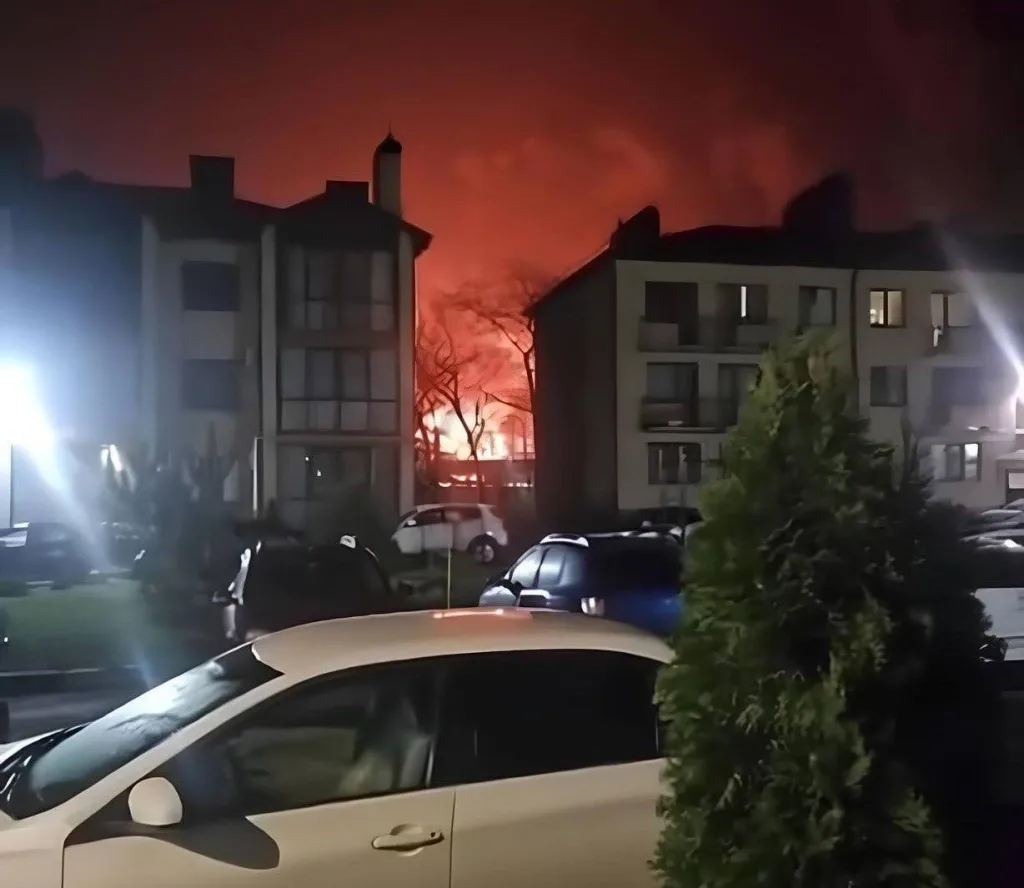 Три человека погибли, не менее 15 пострадали в результате одной из крупнейших атак украинских БПЛА по югу России