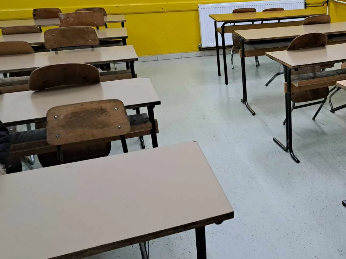 «Обратно на родину вместе с родней!»: в Москве десятиклассник после избиения учителя направлен к психотерапевту, вызвав гнев в Сети0