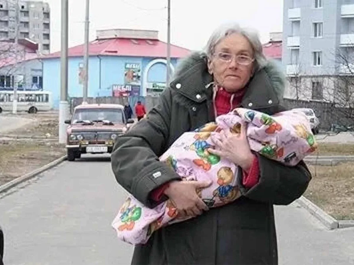 Умерла украинка, родившая в 65 лет: ее лишали родительских прав за жестокое обращение с дочерью0